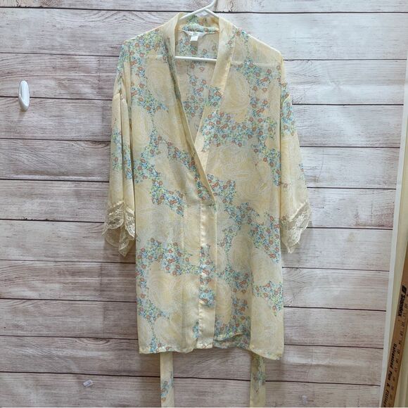 FLORA BY NIKROOZ ROBE IN YELLOW FLORAL - Picture 2 of 8